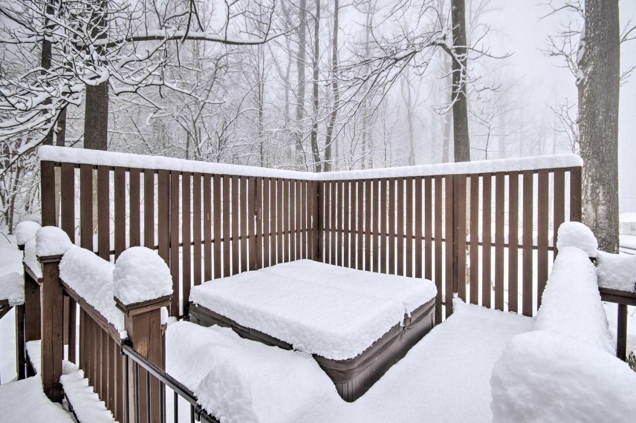 Modern Mountain Retreat With Deck And Hot Tub! Villa Chester Gap Exterior photo
